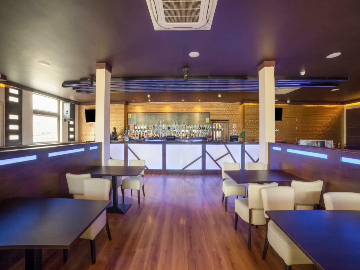 Oyo Osterley Park Hotel Isleworth Ngoại thất bức ảnh