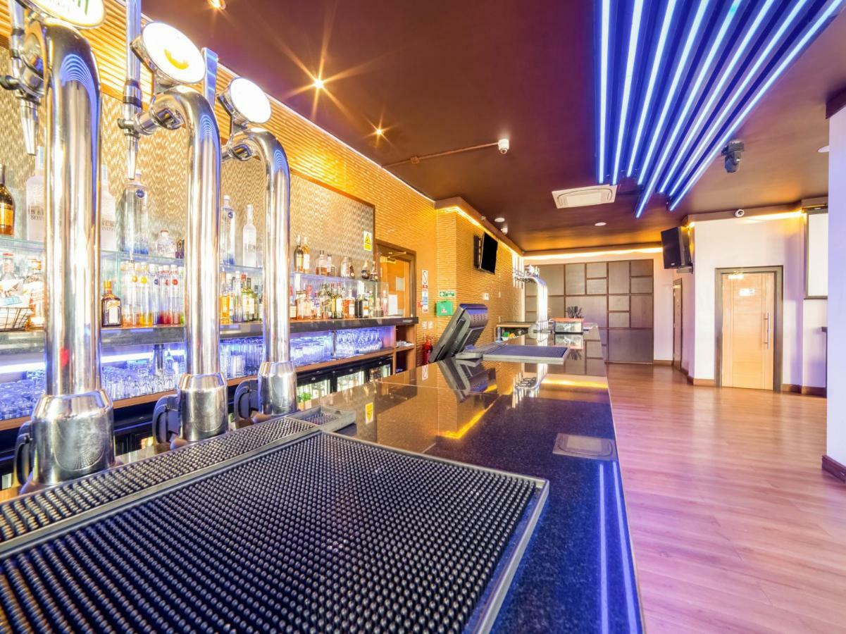 Oyo Osterley Park Hotel Isleworth Ngoại thất bức ảnh